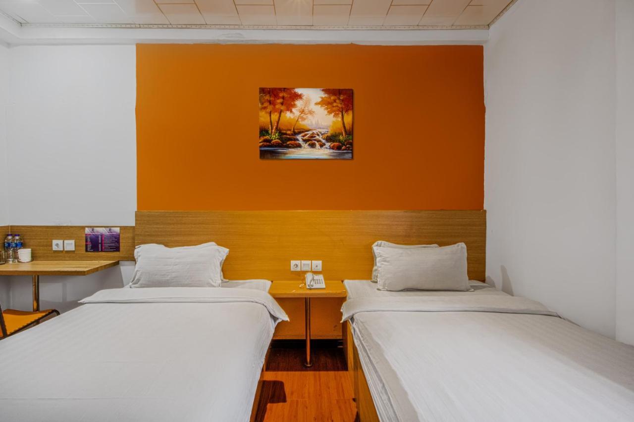 Suba Hotel Jakarta Bagian luar foto