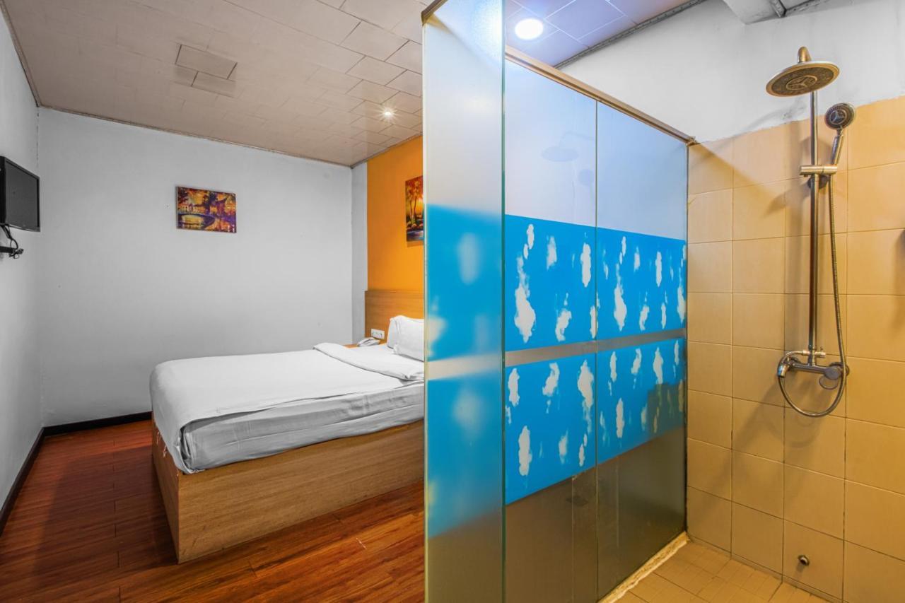 Suba Hotel Jakarta Bagian luar foto