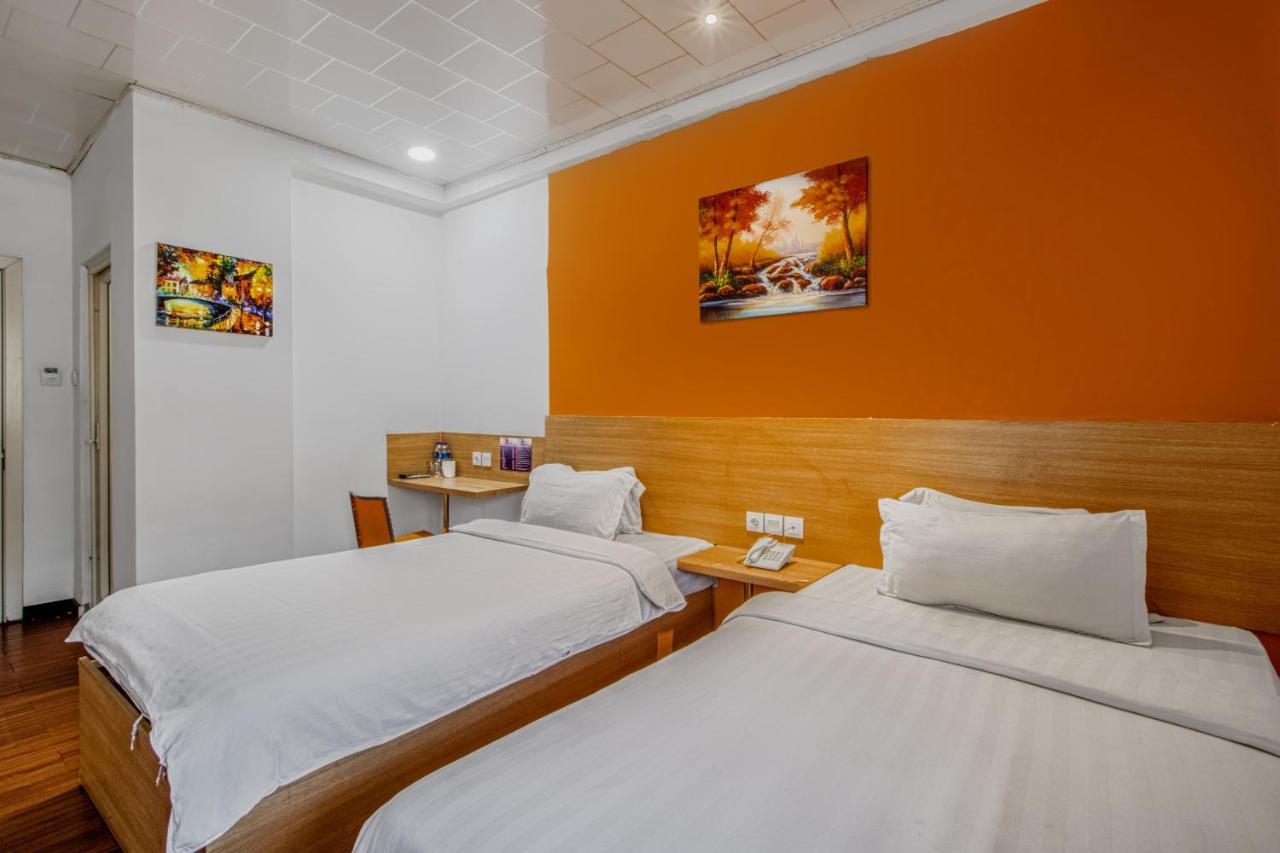 Suba Hotel Jakarta Bagian luar foto